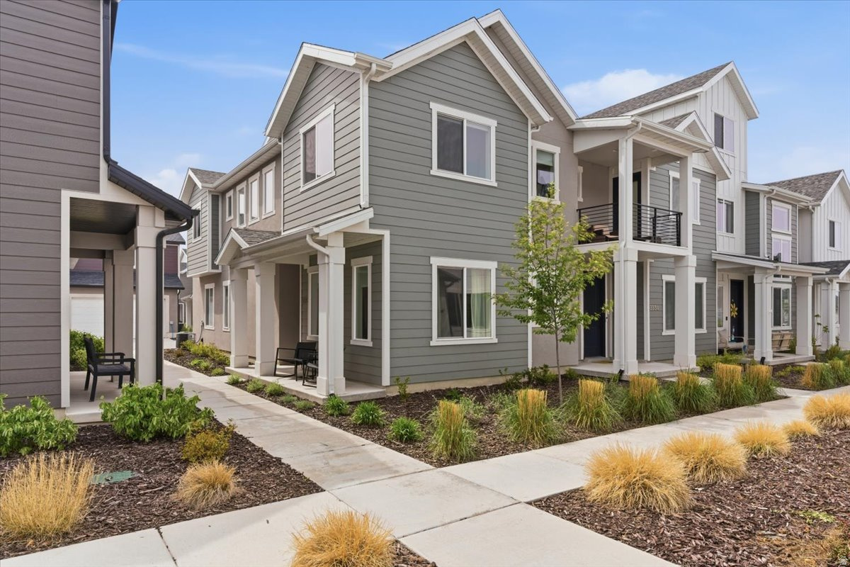 SALT POINT TOWNHOMES - Residential