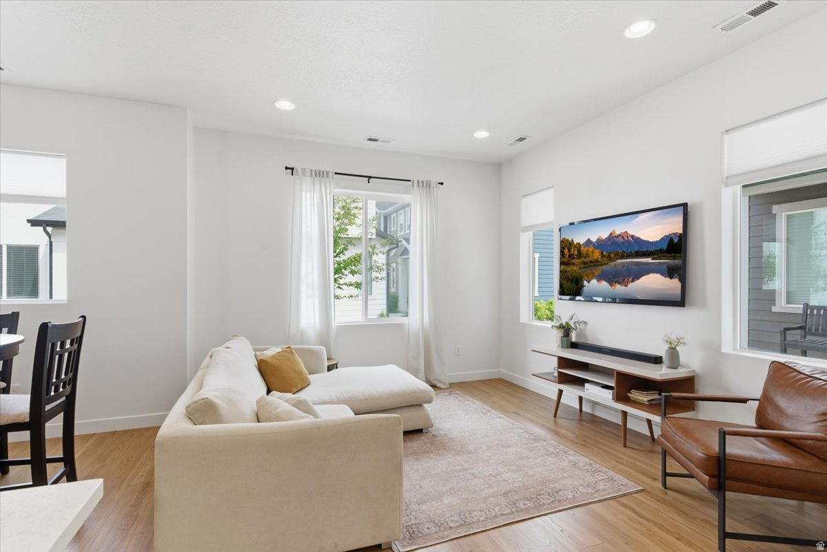 SALT POINT TOWNHOMES - Residential