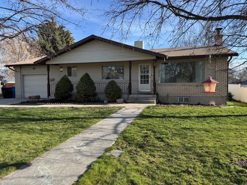 Homes For Sale - 176 W Center St<br/> Cache County, Smithfield, UT 84335