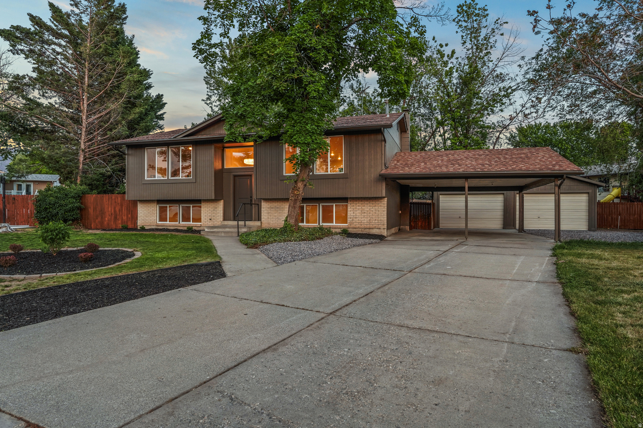 PEBBLE GLEN #4 - Residential
