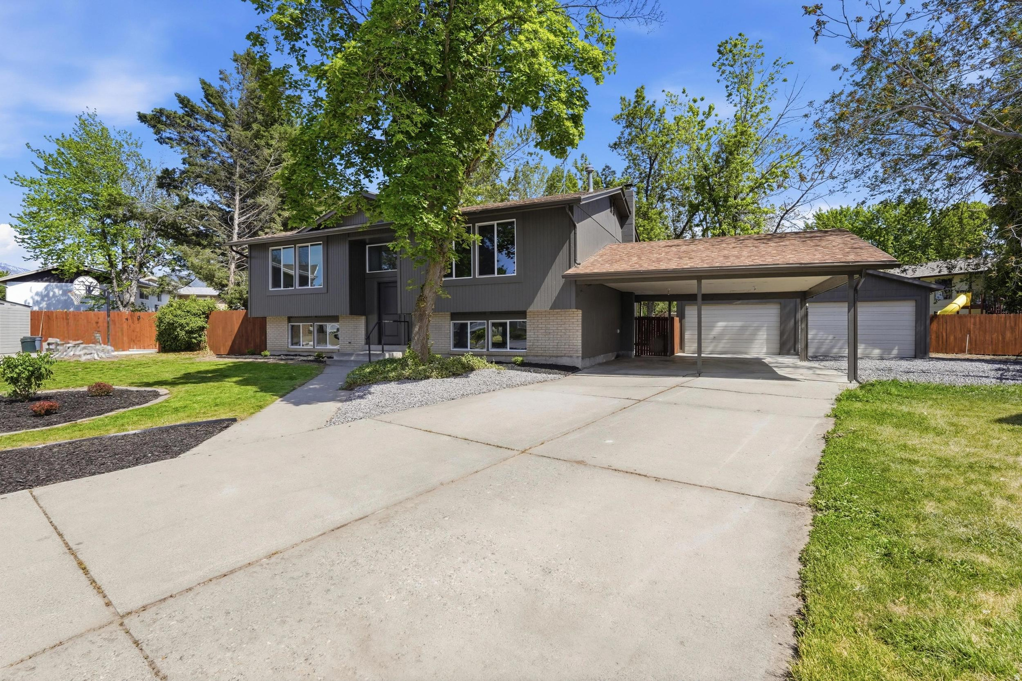 PEBBLE GLEN #4 - Residential
