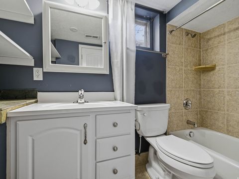 Tiny photo for 926 S GREENWOOD TERRACE Ter E, Salt Lake City, UT 84105 (MLS # 2148738)