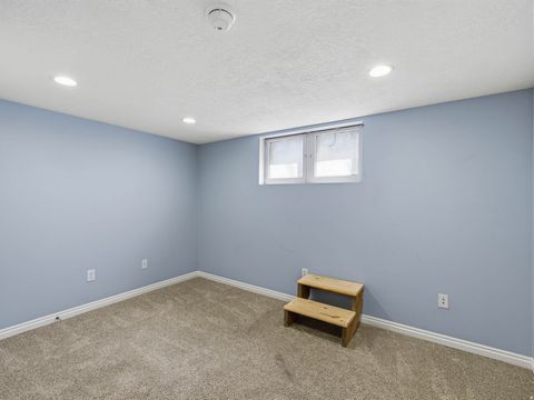 Tiny photo for 926 S GREENWOOD TERRACE Ter E, Salt Lake City, UT 84105 (MLS # 2148738)