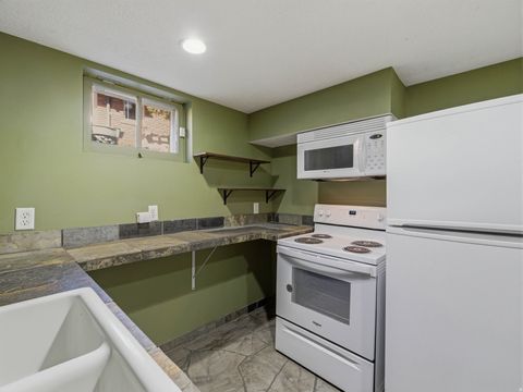Tiny photo for 926 S GREENWOOD TERRACE Ter E, Salt Lake City, UT 84105 (MLS # 2148738)