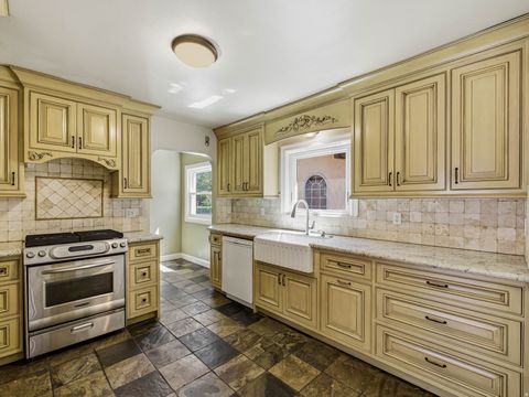 Tiny photo for 926 S GREENWOOD TERRACE Ter E, Salt Lake City, UT 84105 (MLS # 2148738)