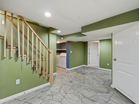 Tiny photo for 926 S GREENWOOD TERRACE Ter E, Salt Lake City, UT 84105 (MLS # 2148738)