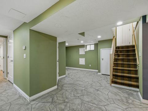 Tiny photo for 926 S GREENWOOD TERRACE Ter E, Salt Lake City, UT 84105 (MLS # 2148738)