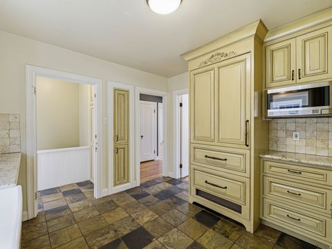 Tiny photo for 926 S GREENWOOD TERRACE Ter E, Salt Lake City, UT 84105 (MLS # 2148738)