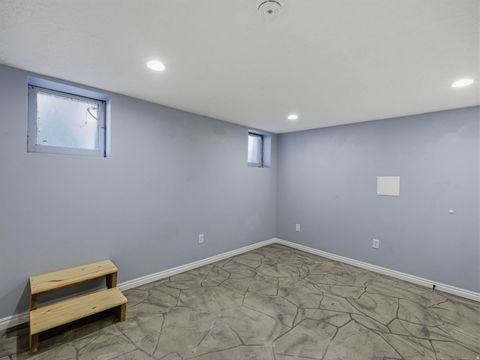 Tiny photo for 926 S GREENWOOD TERRACE Ter E, Salt Lake City, UT 84105 (MLS # 2148738)