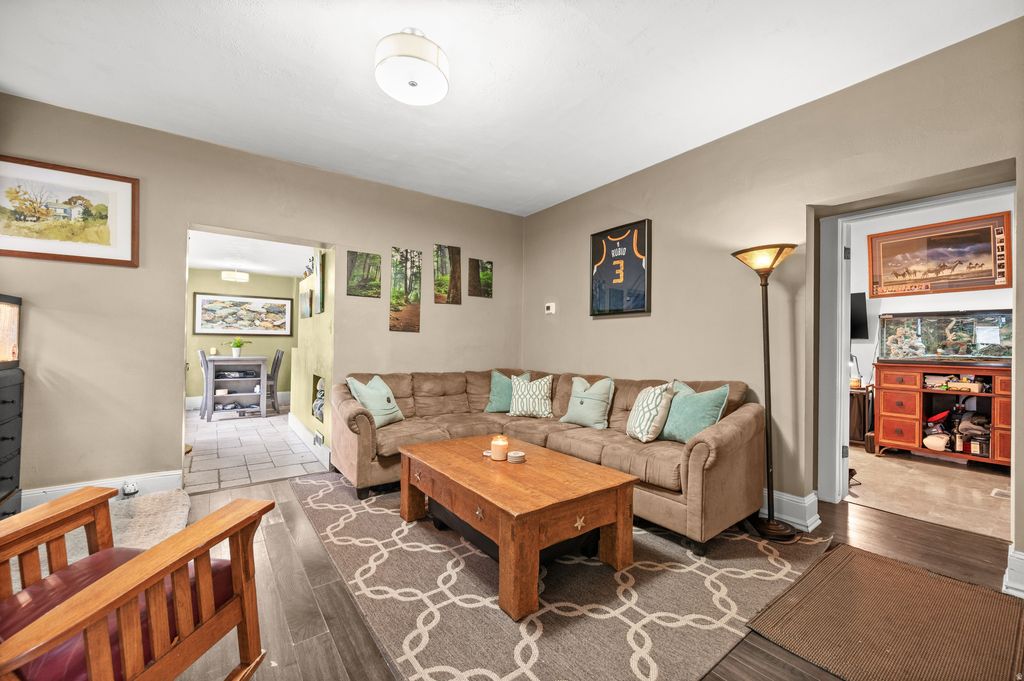 Photo of 354 S 900 E, Salt Lake City, UT 84102 (MLS # 2153046)