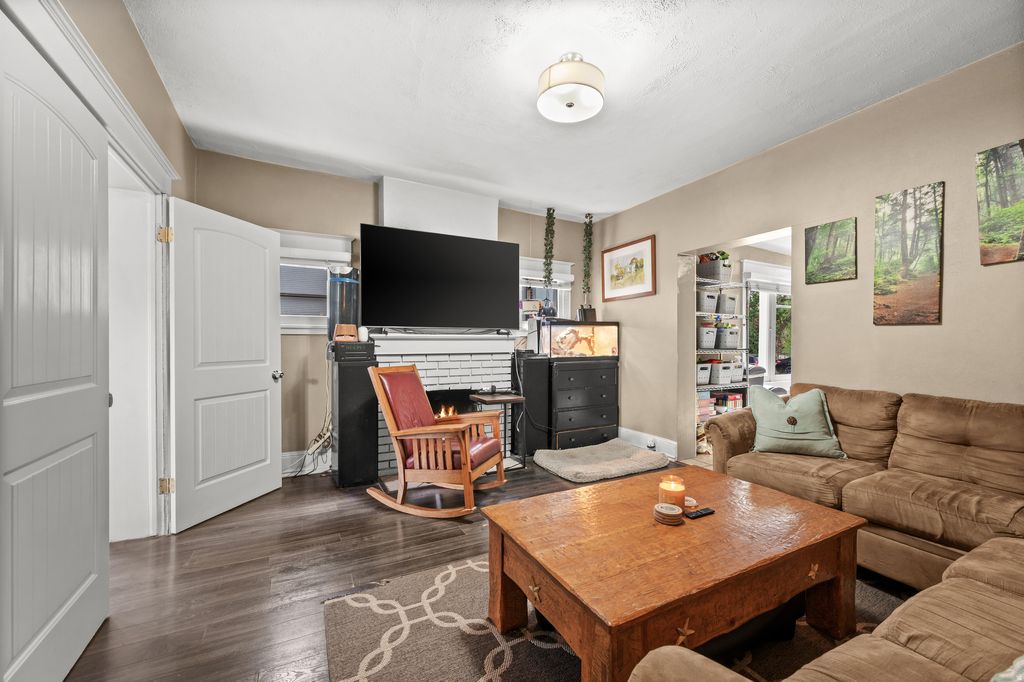 Photo of 354 S 900 E, Salt Lake City, UT 84102 (MLS # 2153046)