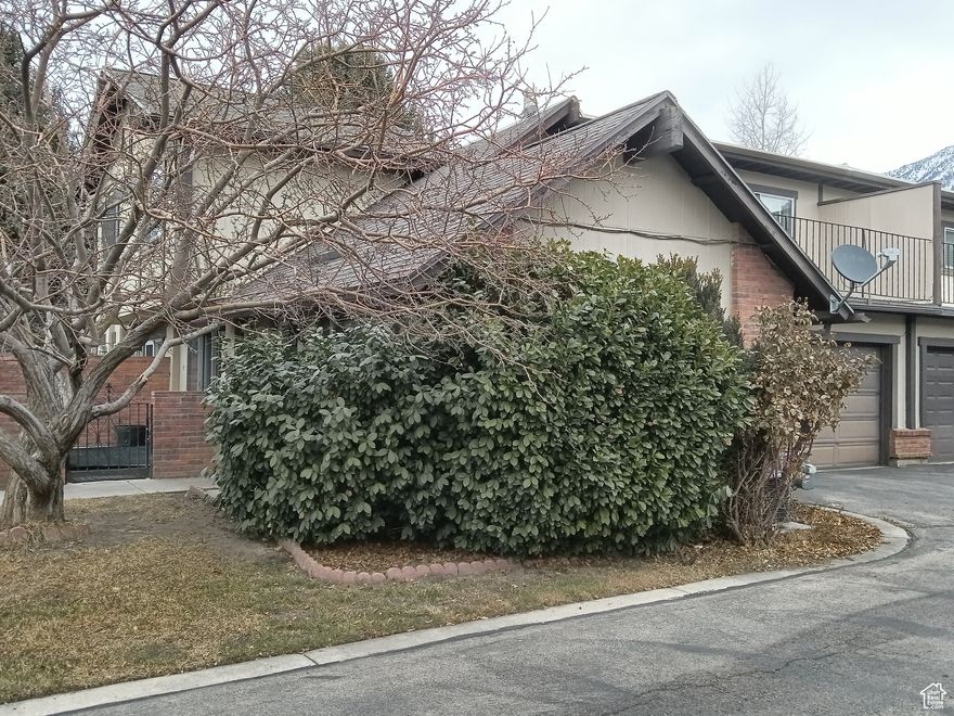 Great project. Feels like living in a gated community. Very nice unit with very good appliances.  Just across from the pool and clubhouse.  Square footage figures are provided as a courtesy estimate only and were obtained from previous listing.  Buyer is advised to obtain an independent measurement.