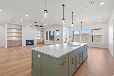 Tiny photo for 463 E WEATHERBY WAY, Washington, UT 84780 (MLS # 2127593)