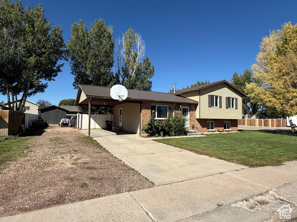 Photo of 1216 S BIRCH AVE, Roosevelt, UT 84066 (MLS # 2189098)