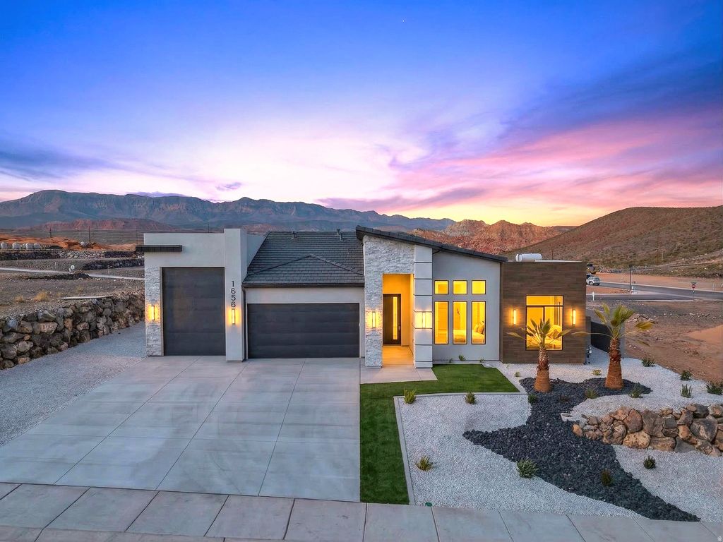 Photo of 1858 W 350 N, Hurricane, UT 84737 (MLS # 2157201)
