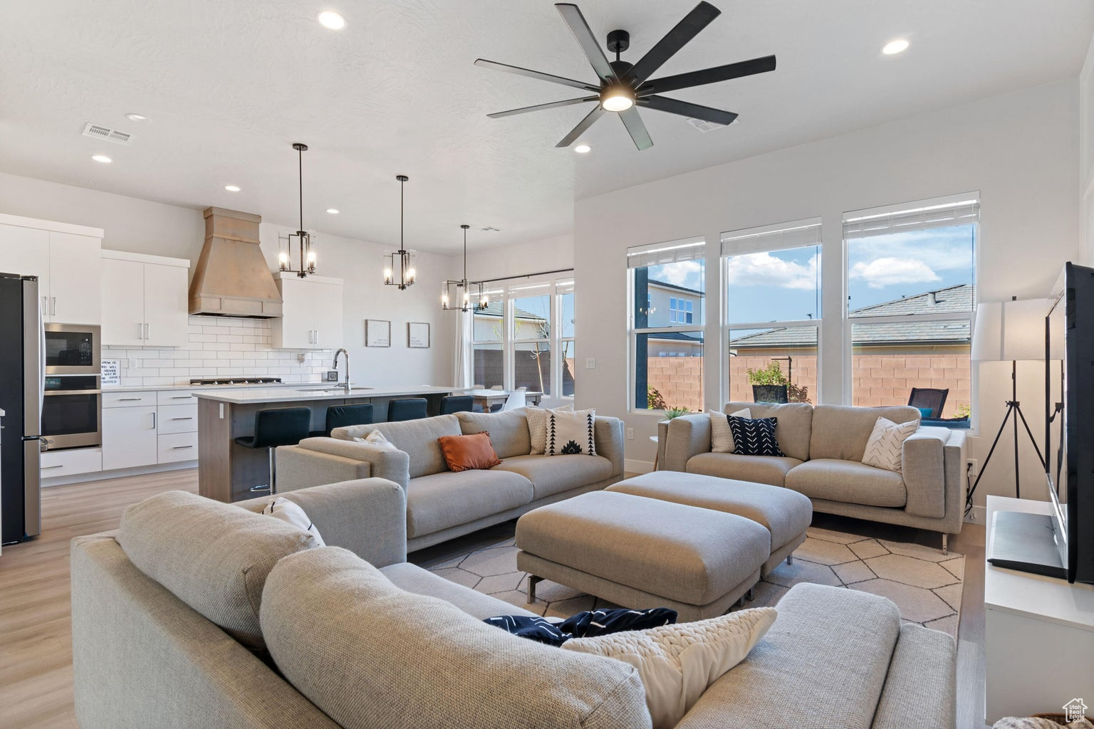 4582 S Sophia Ln, Washington, Utah image 9