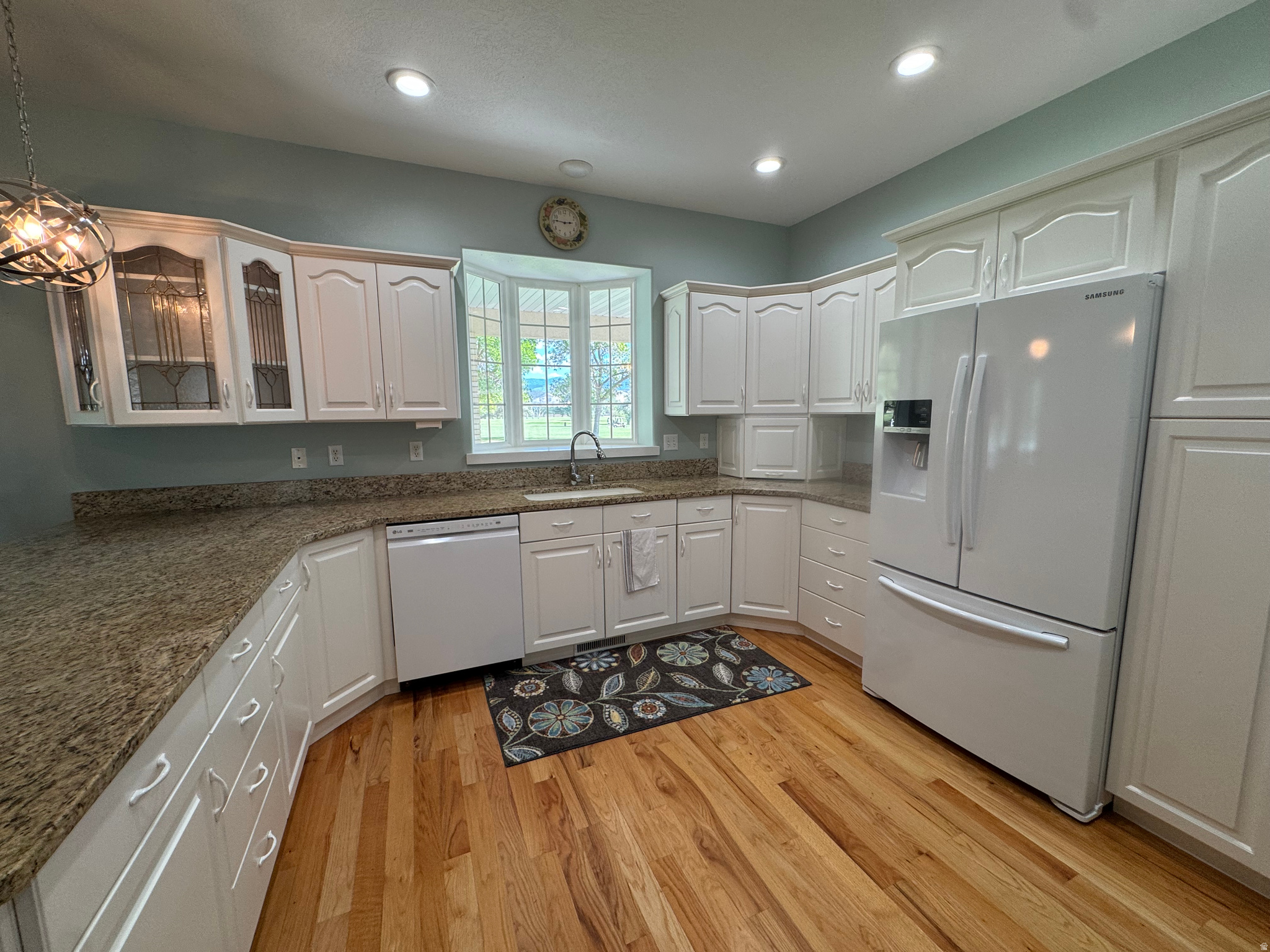 COUNTRY CLUB ESTATES - Residential