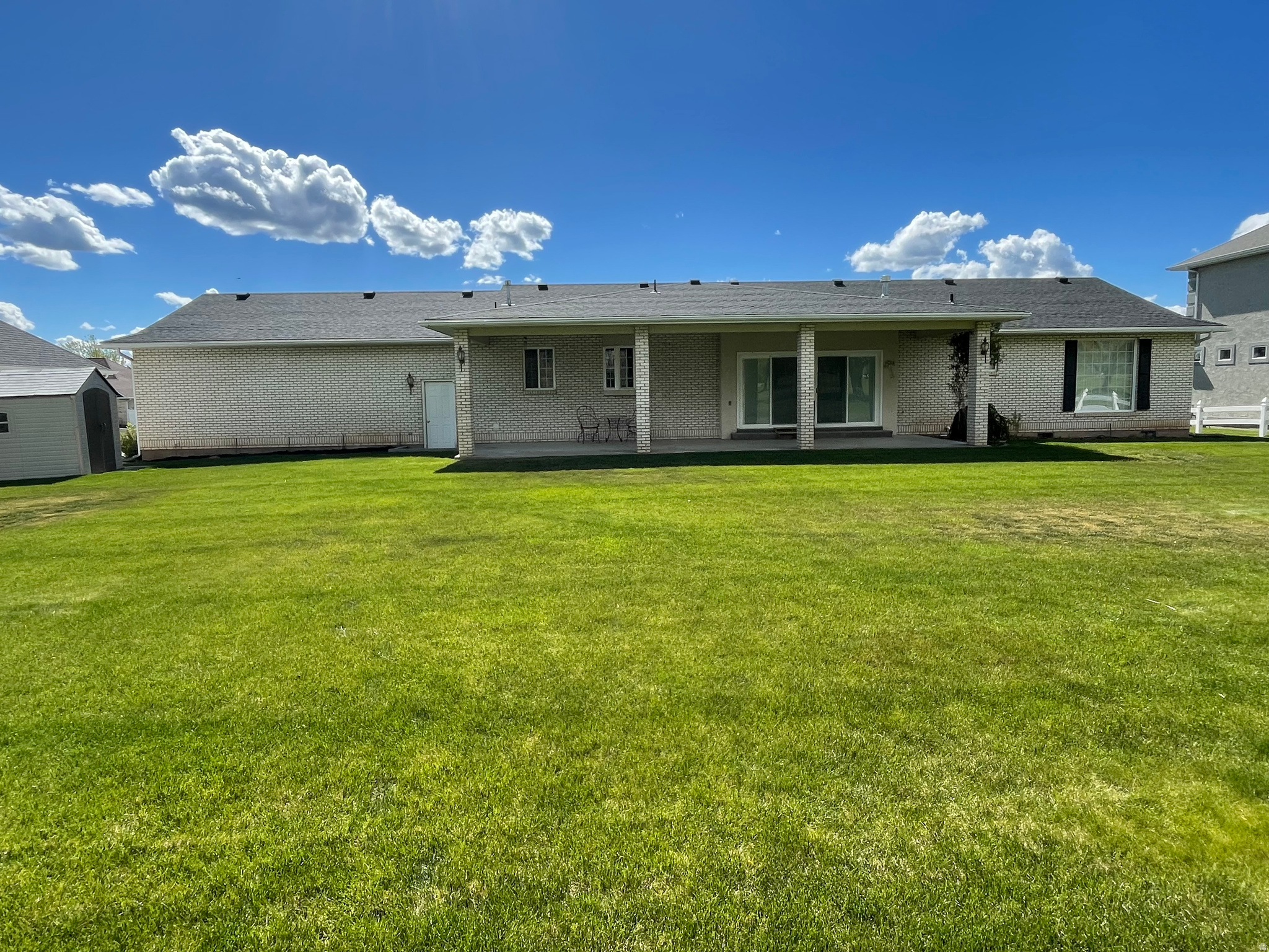 COUNTRY CLUB ESTATES - Residential