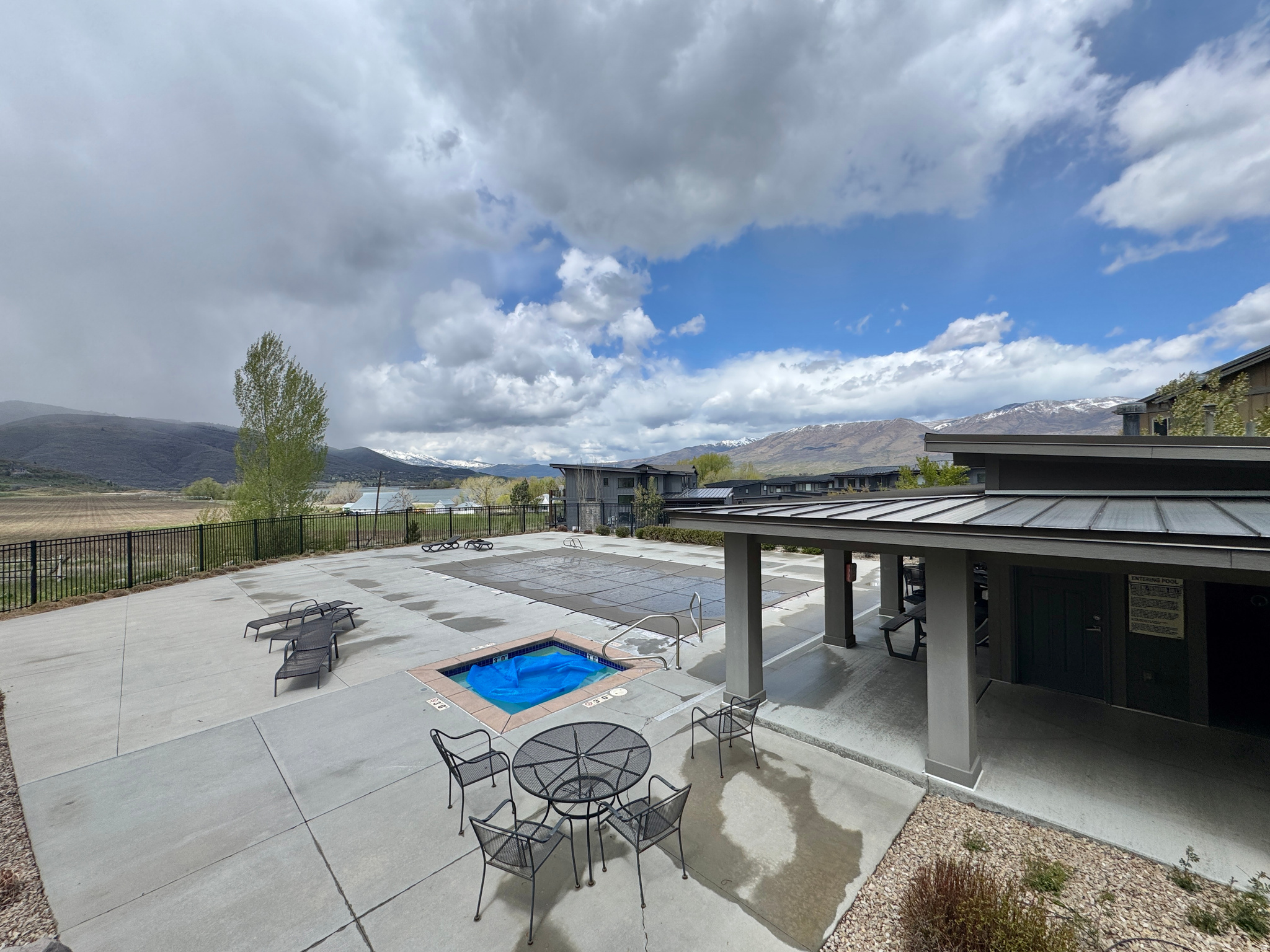 ESCAPES AT EDGEWATER - Residential