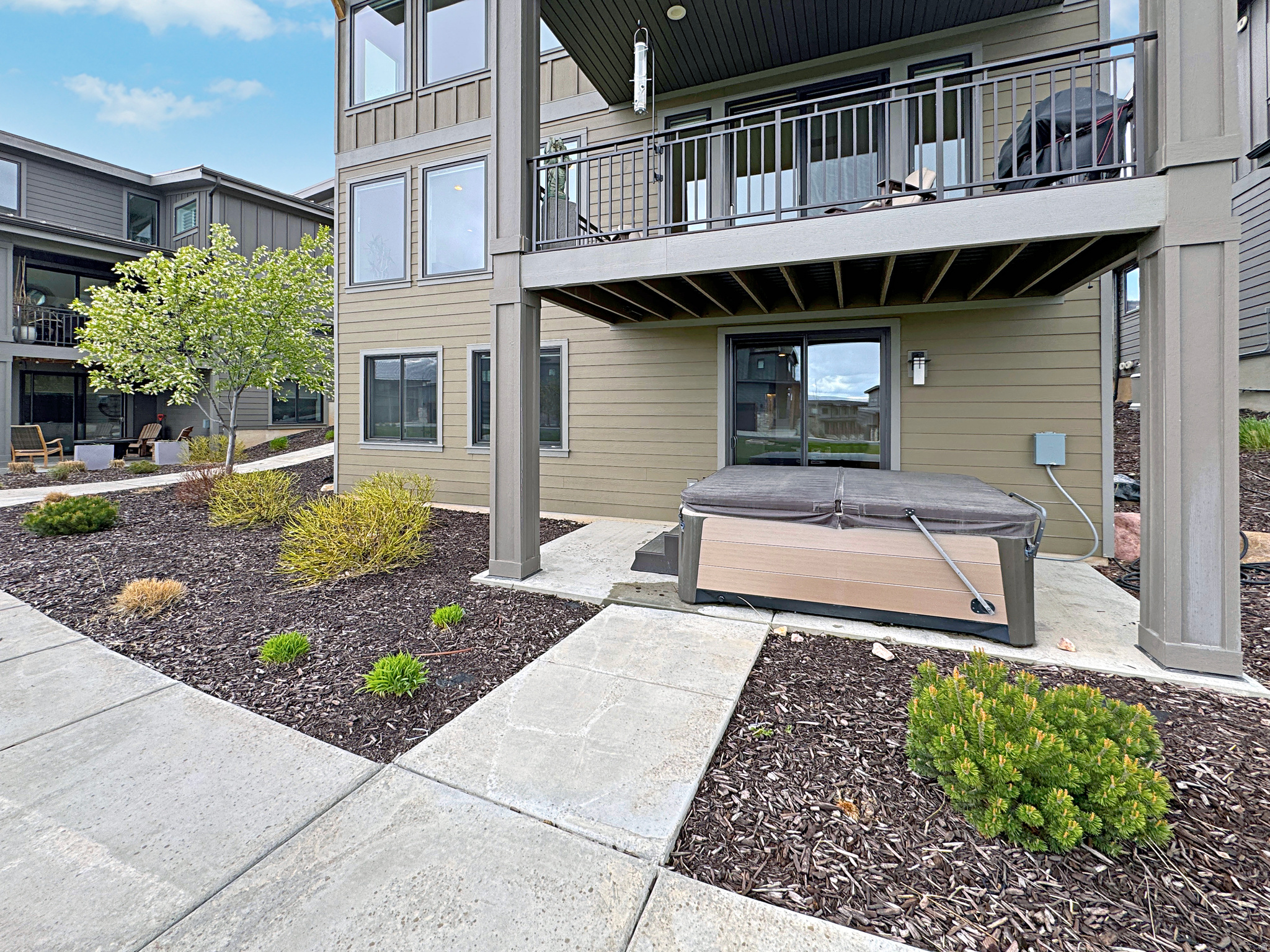 ESCAPES AT EDGEWATER - Residential