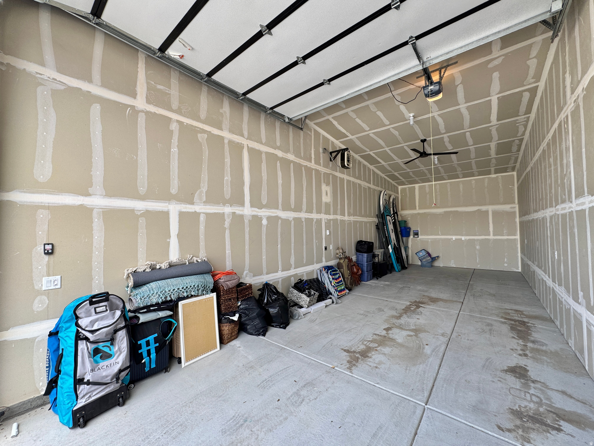 ESCAPES AT EDGEWATER - Residential