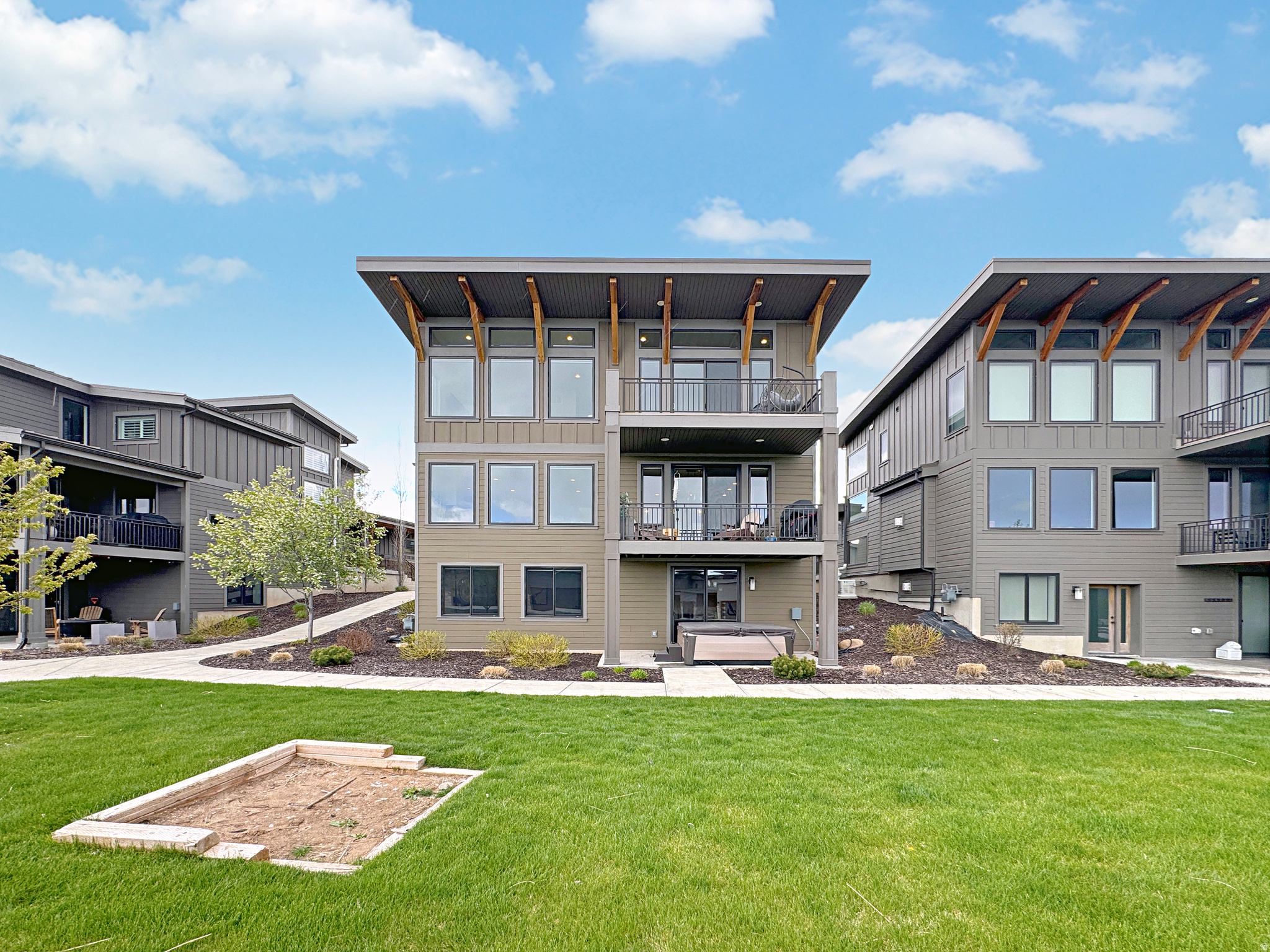 ESCAPES AT EDGEWATER - Residential