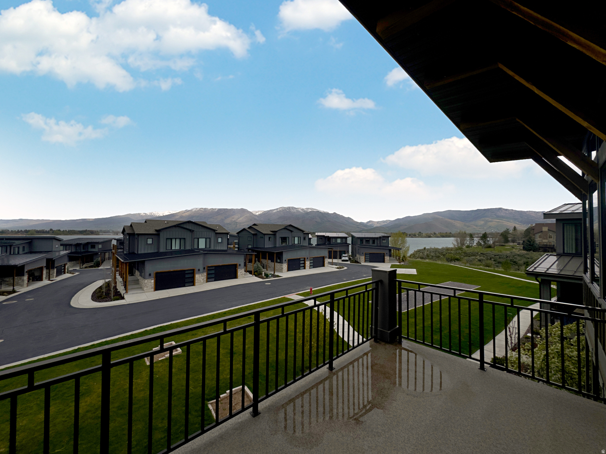 ESCAPES AT EDGEWATER - Residential