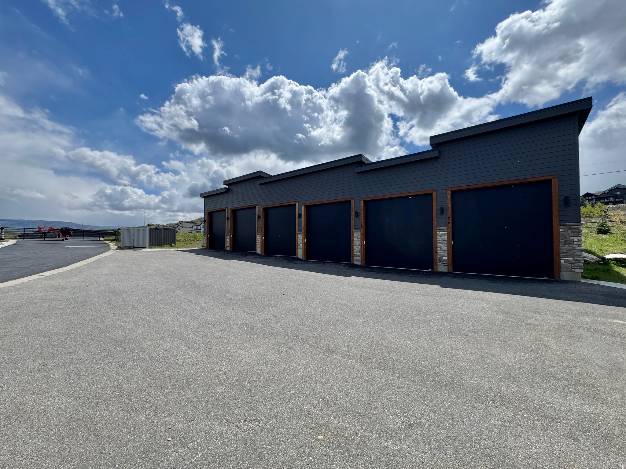 ESCAPES AT EDGEWATER - Residential