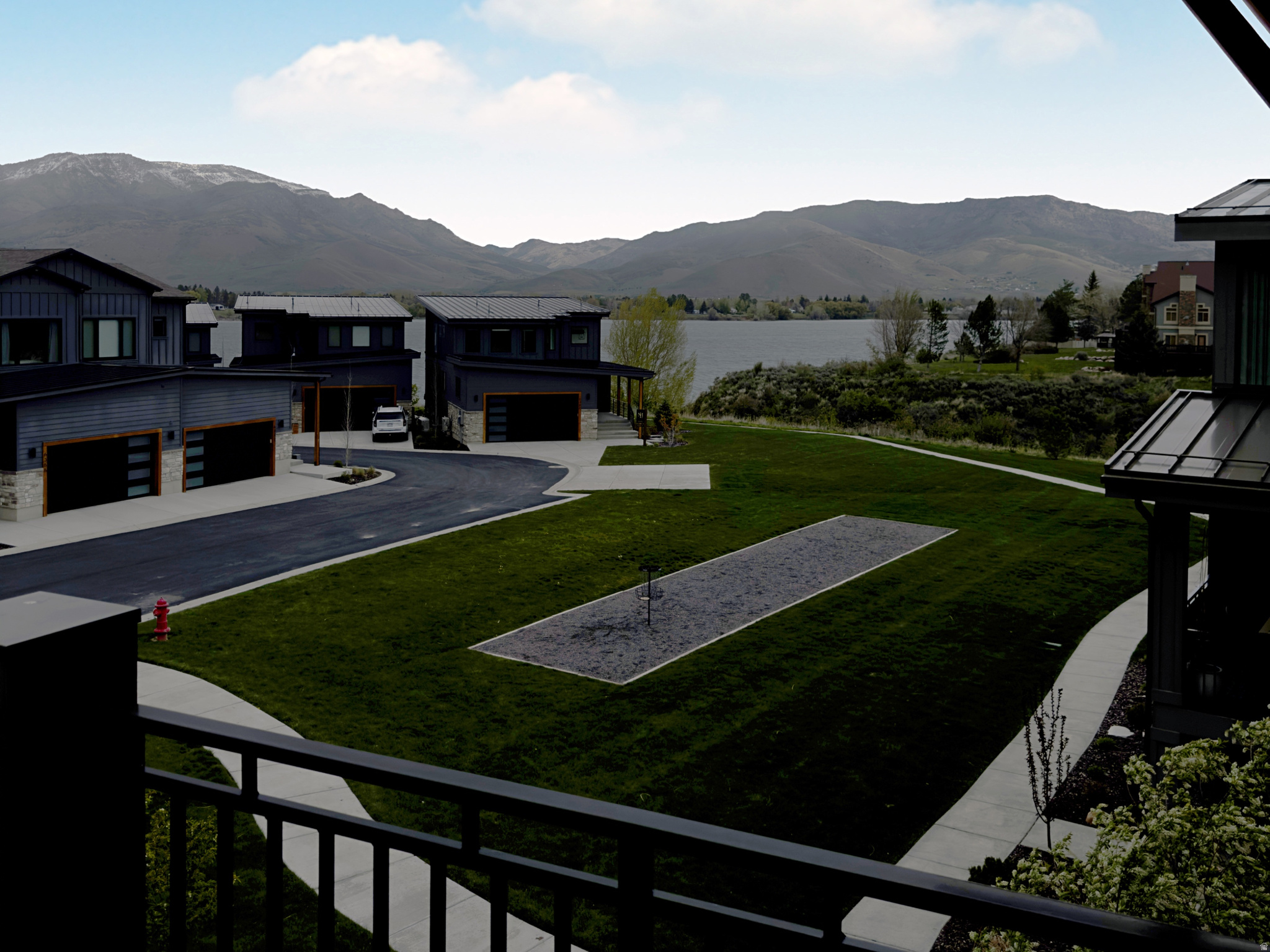 ESCAPES AT EDGEWATER - Residential