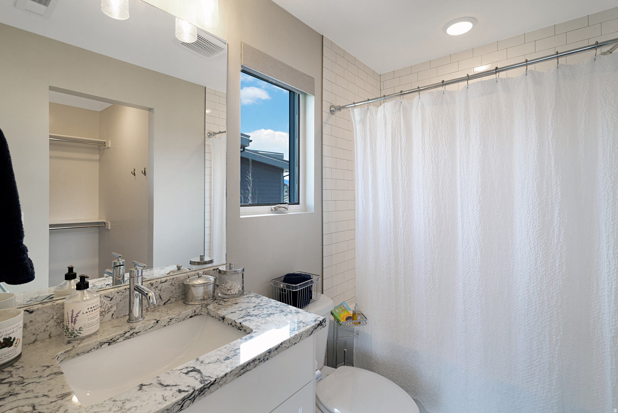 ESCAPES AT EDGEWATER - Residential