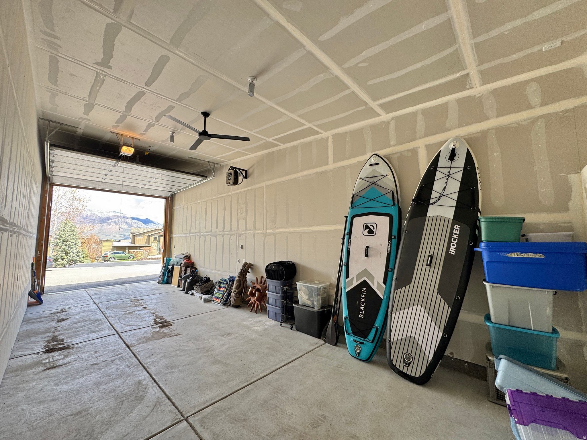 ESCAPES AT EDGEWATER - Residential