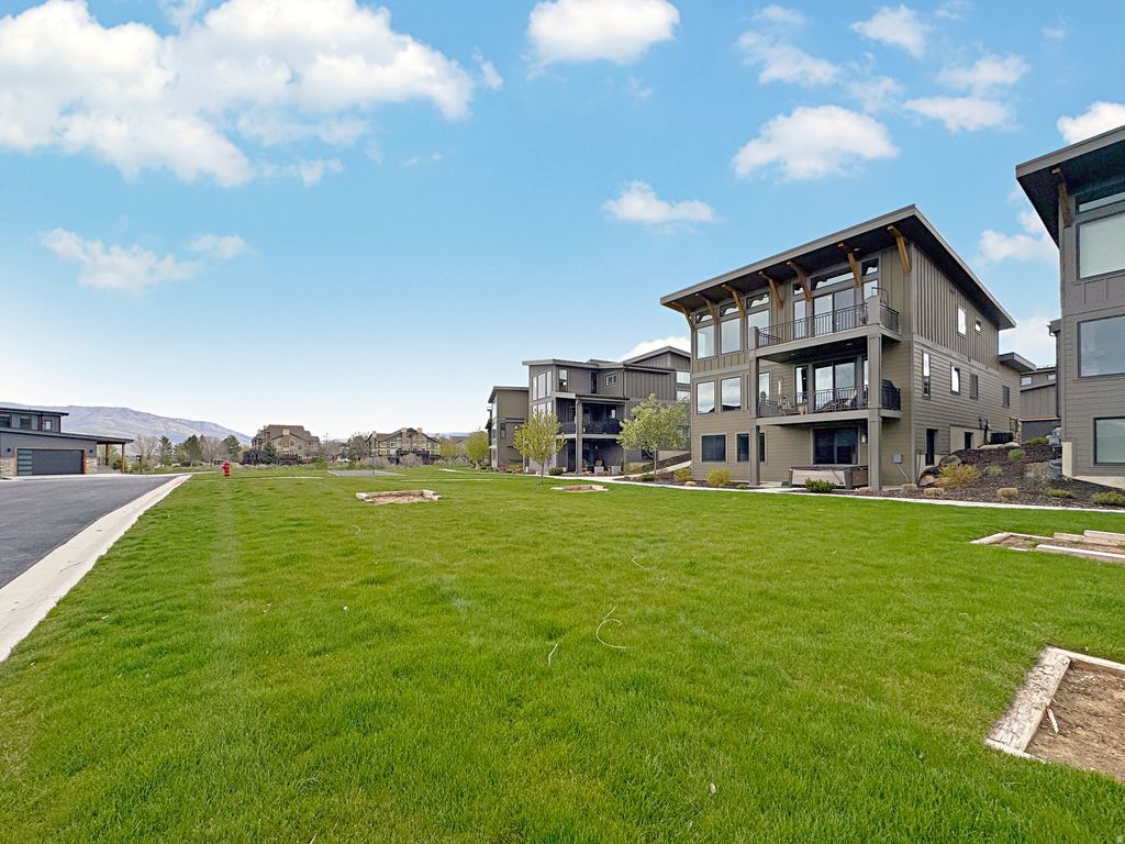 Photo of 6370 E MALLORY WAY S, Huntsville, UT 84317 (MLS # 2154181)