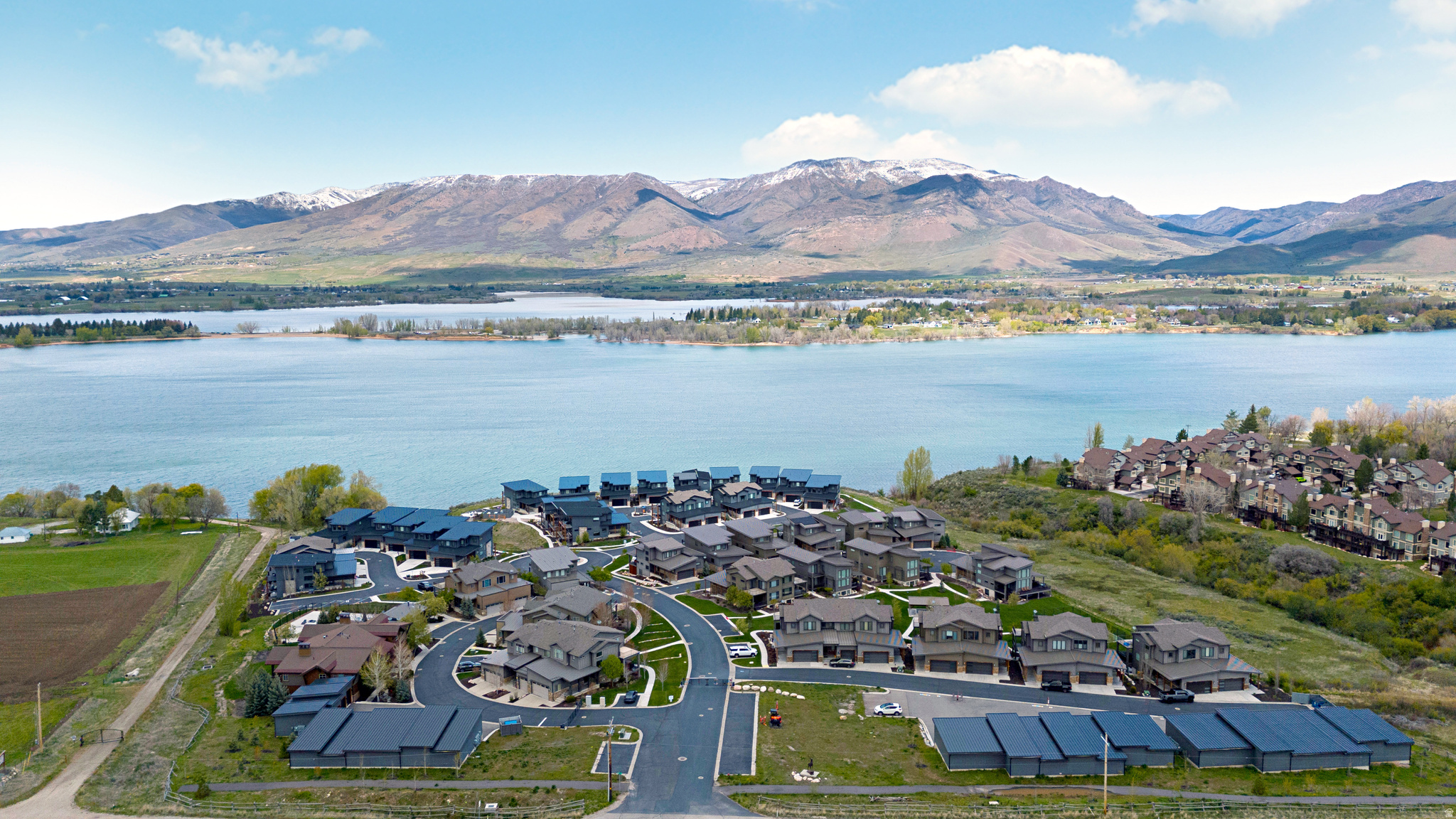 ESCAPES AT EDGEWATER - Residential