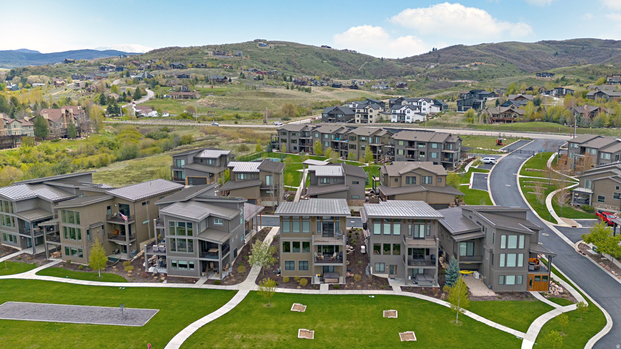 ESCAPES AT EDGEWATER - Residential