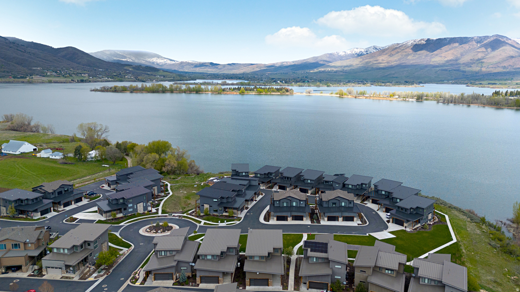 ESCAPES AT EDGEWATER - Residential