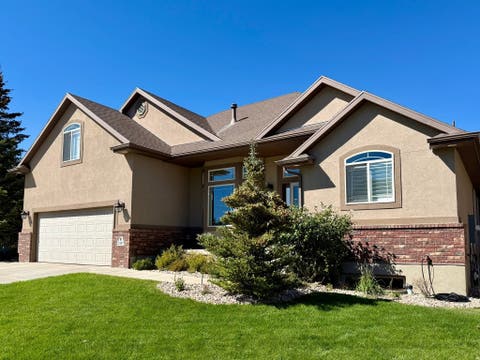 Photo of 2187 E EAGLE CREST DR, Draper, UT 84020 (MLS # 2170433)