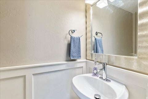 Tiny photo for 2187 E EAGLE CREST DR, Draper, UT 84020 (MLS # 2170433)