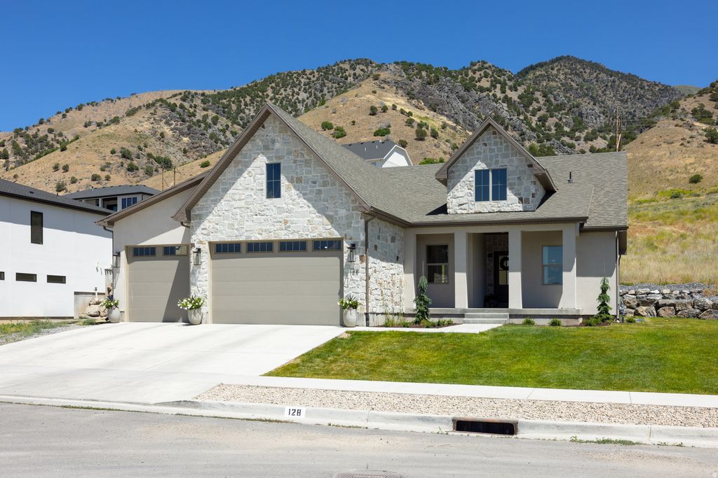 Photo of 184 S 400 E, Providence, UT 84332 (MLS # 2155931)