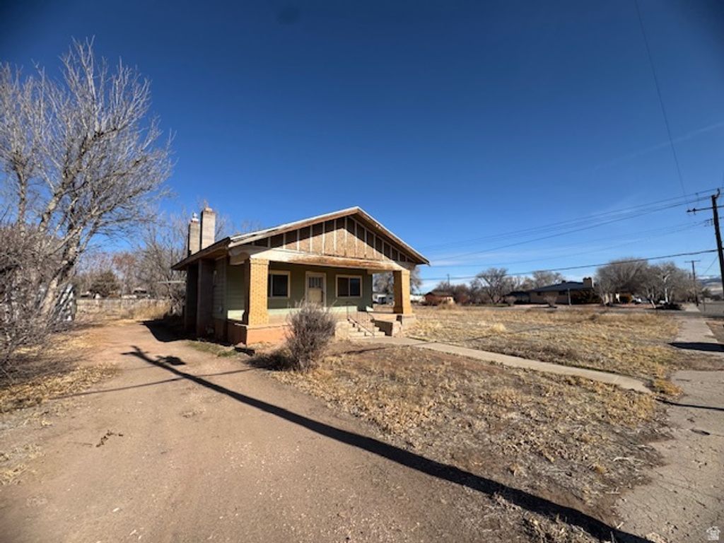 Photo of 273 E 100 S, Richfield, UT 84701 (MLS # 2136982)