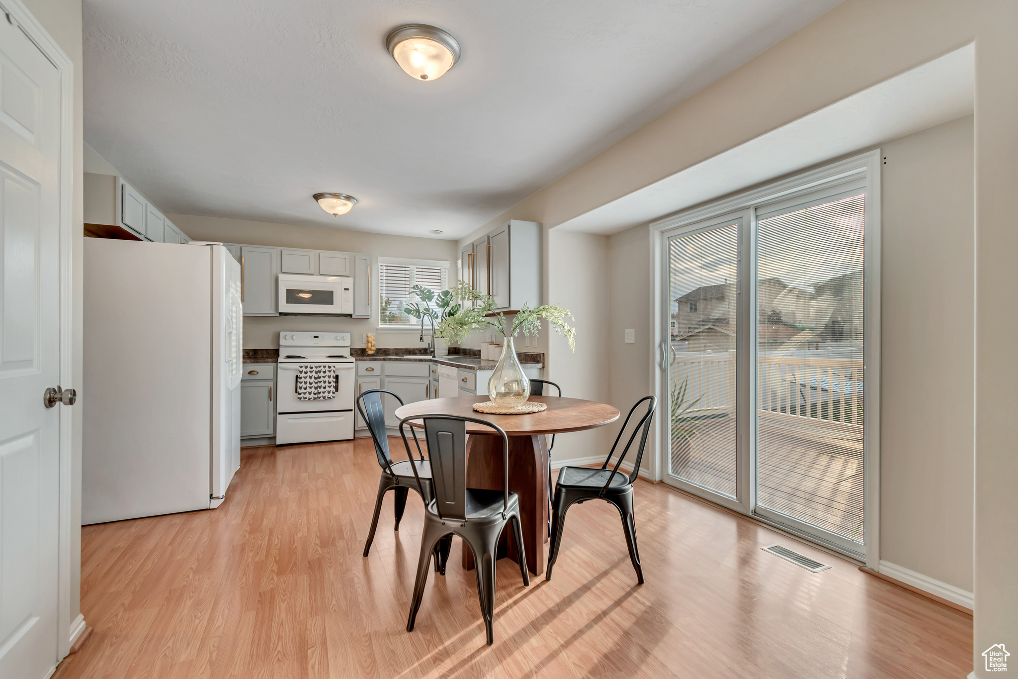 MONTGOMERY VILLA - Residential