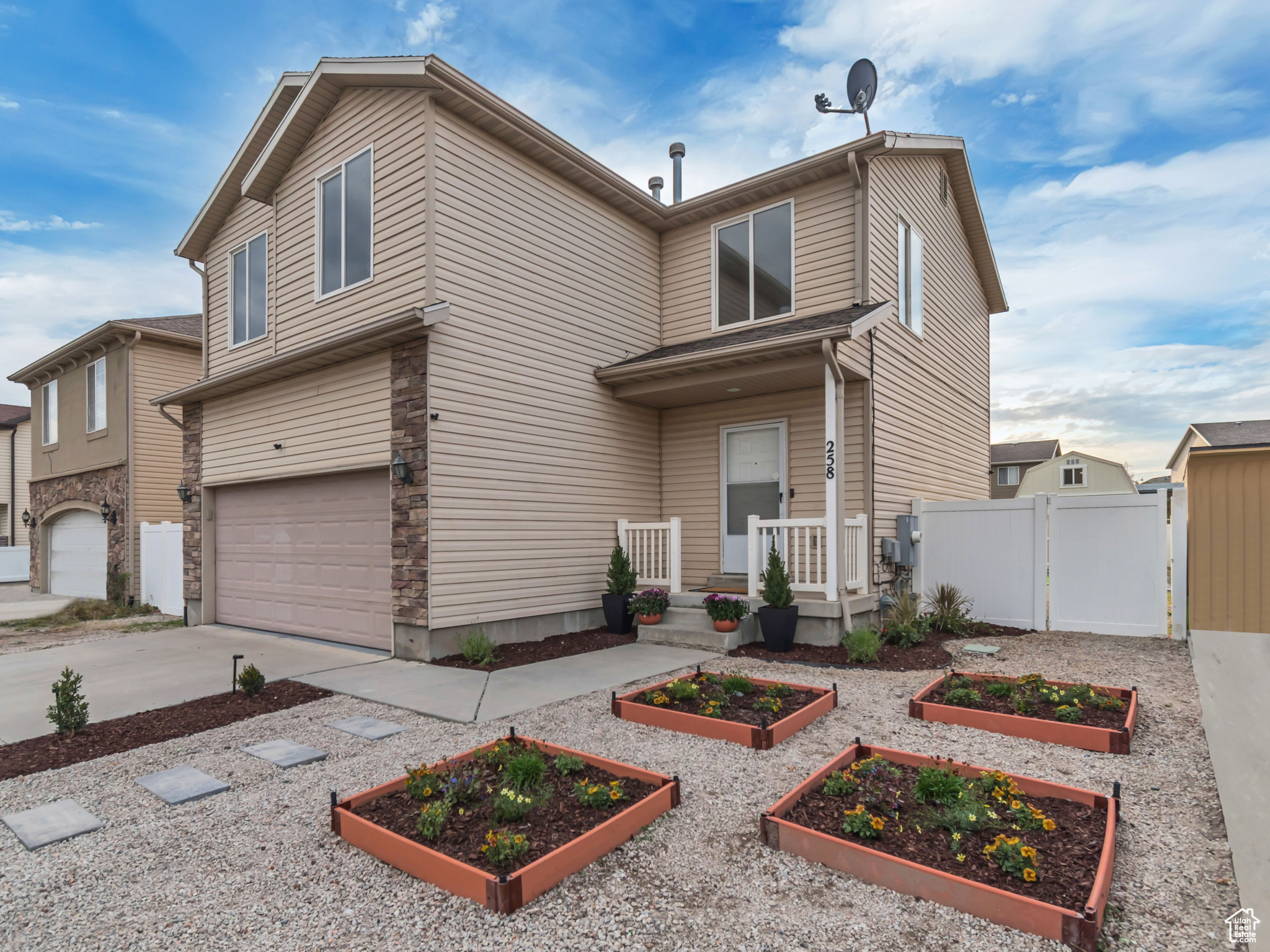 MONTGOMERY VILLA - Residential