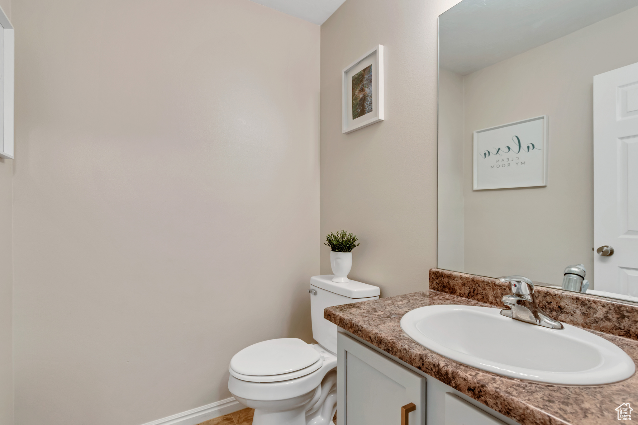 MONTGOMERY VILLA - Residential