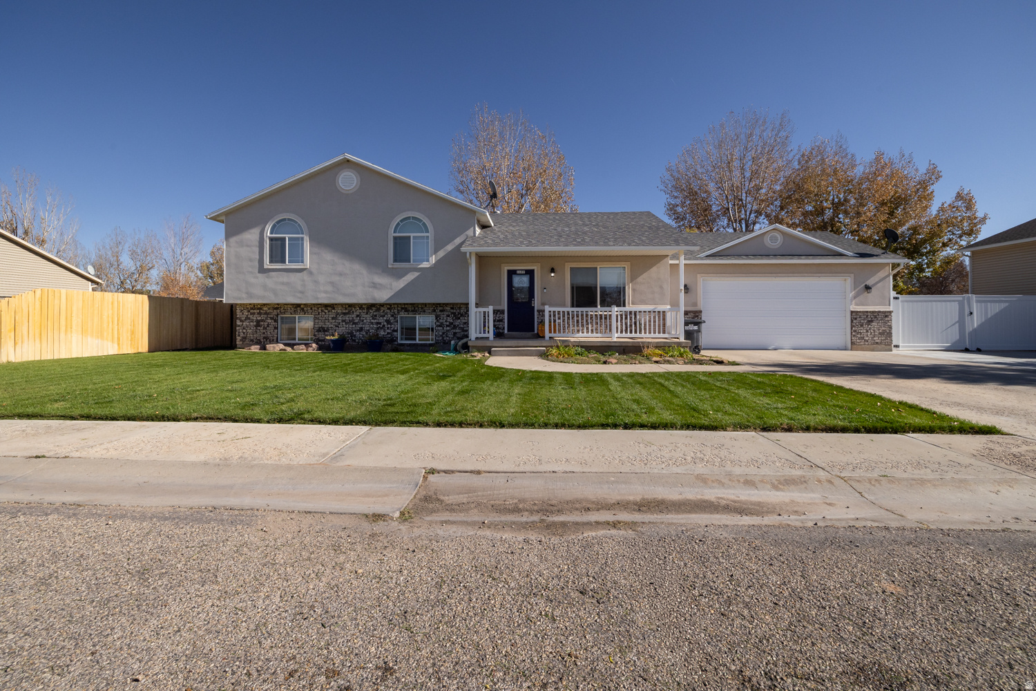 MEADOWBROOK PARK - Residential