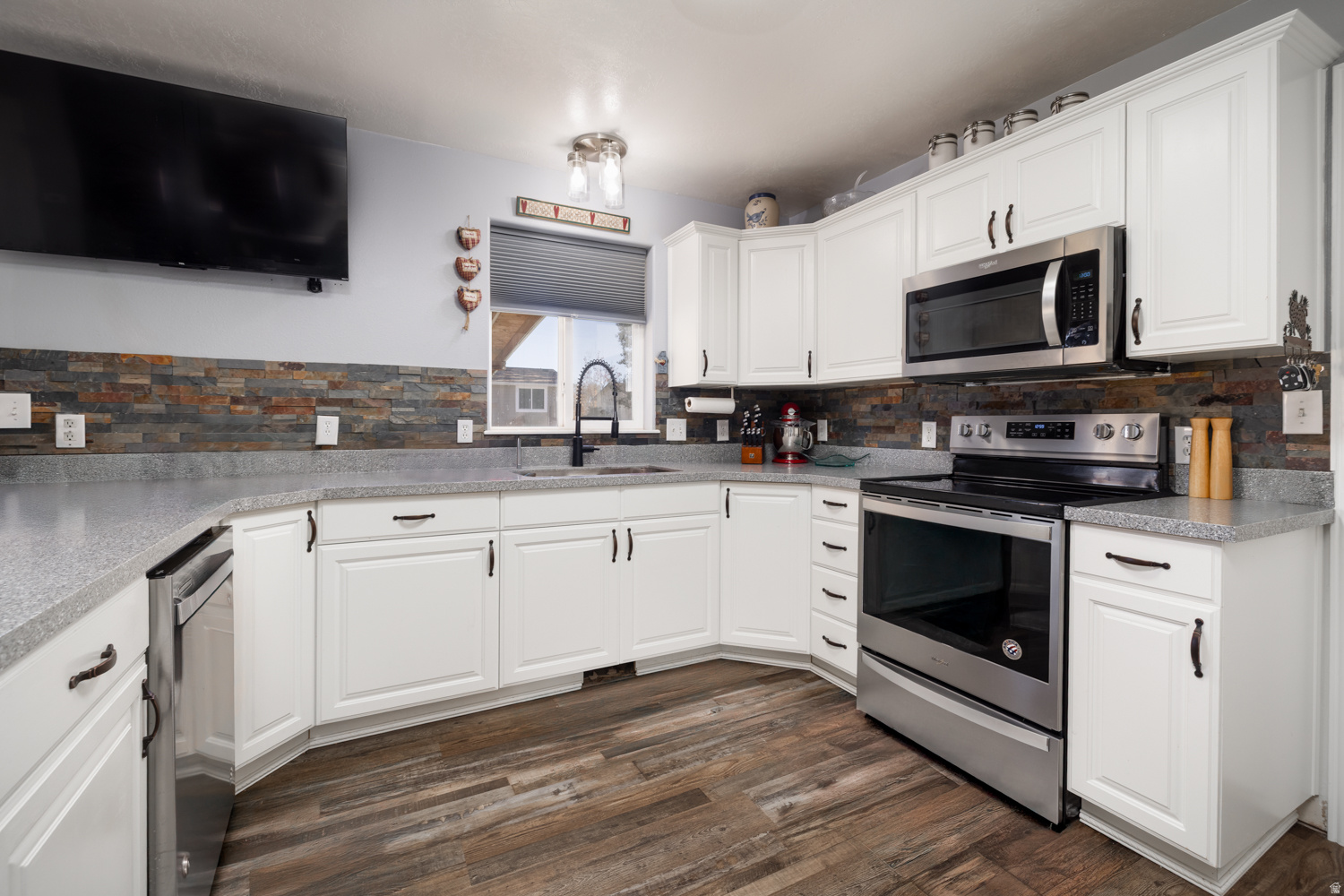 MEADOWBROOK PARK - Residential