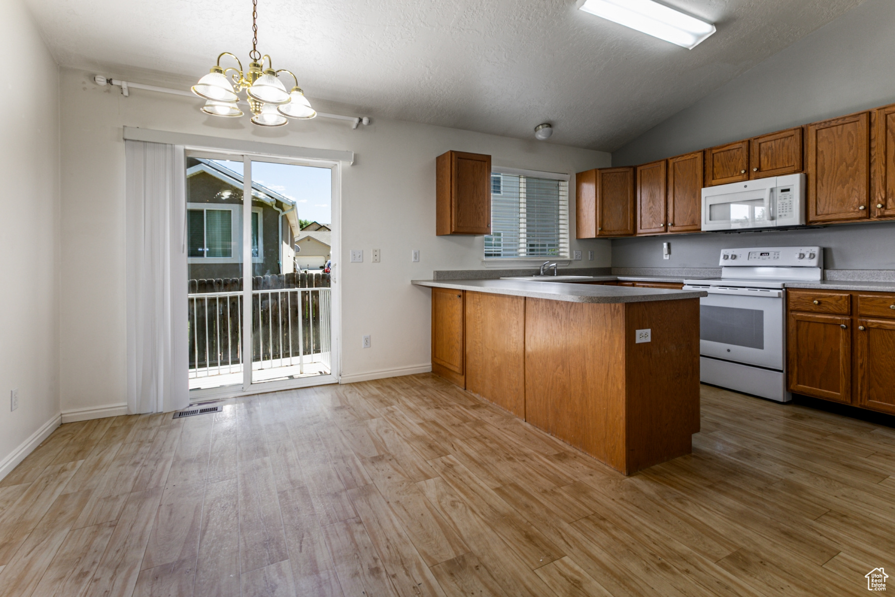 MOUNTAIN MEADOWS - Residential