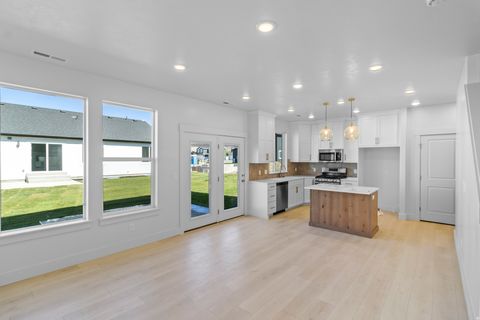 Tiny photo for 635 N 550 W, Smithfield, UT 84335 (MLS # 2140633)