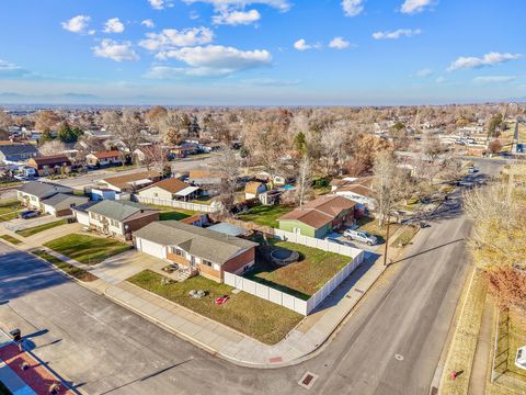 Tiny photo for 648 W 2200 N, Clinton, UT 84015 (MLS # 2127334)