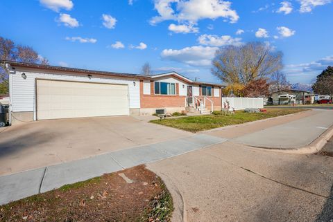 Tiny photo for 648 W 2200 N, Clinton, UT 84015 (MLS # 2127334)