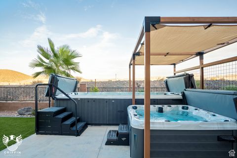 Tiny photo for 328 N 2020 W, Hurricane, UT 84737 (MLS # 2108605)