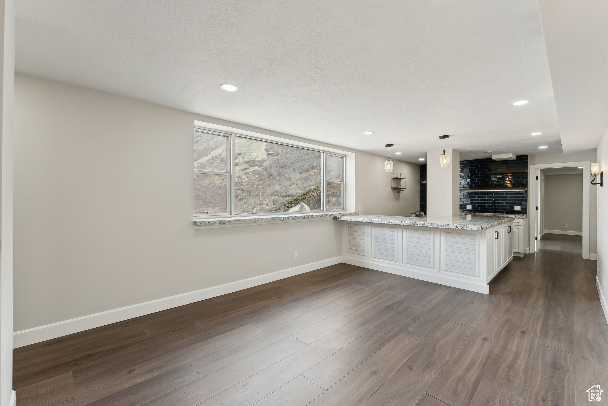 CANYON CREST - Residential